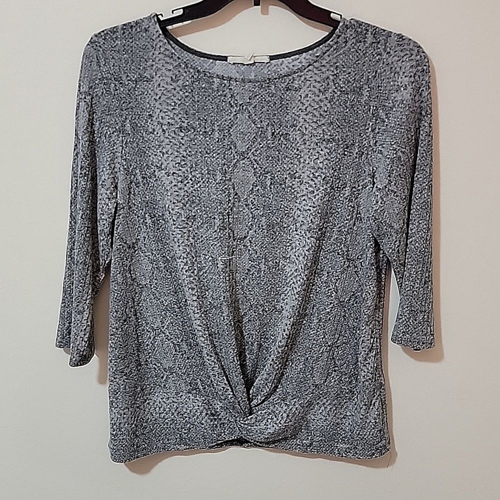 Above and Beyond 3/4 sleeve animal print tunic size L